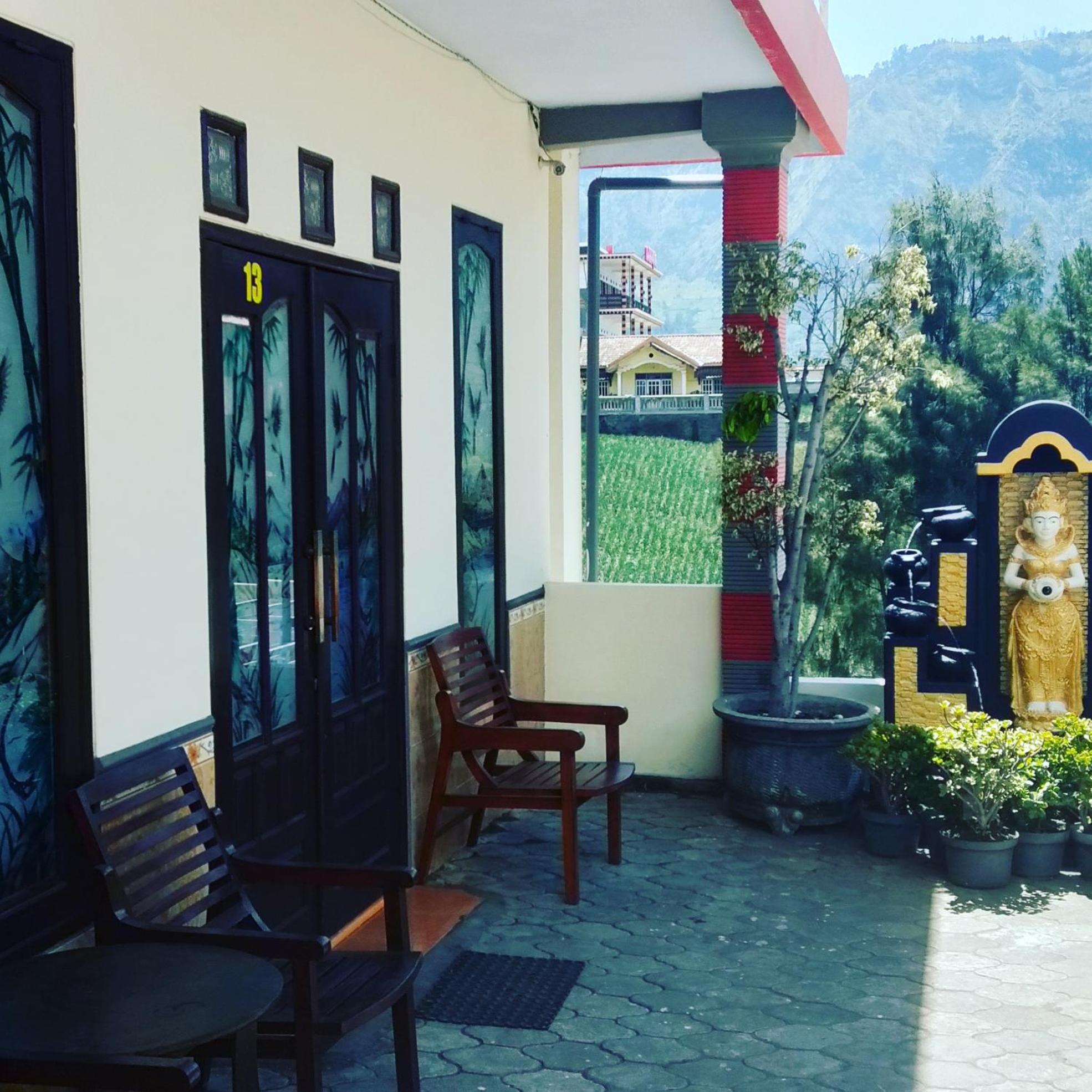Bromo Otix Guest House Bilik gambar