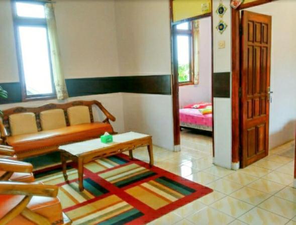 Bromo Otix Guest House Bilik gambar
