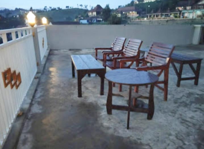 Bromo Otix Guest House Bilik gambar