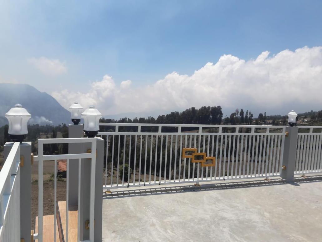 Bromo Otix Guest House Bilik gambar